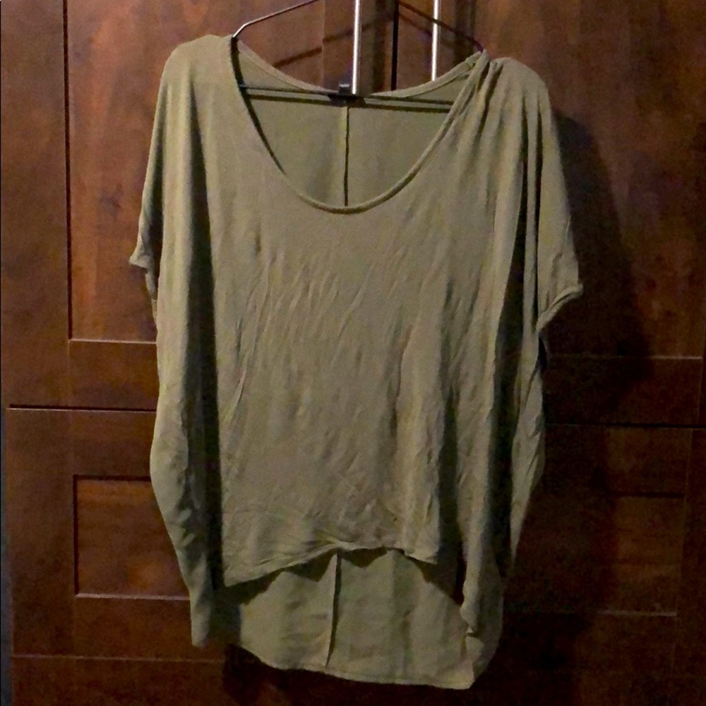 Ladies Stort Sleeve Scoop-Neck Tee